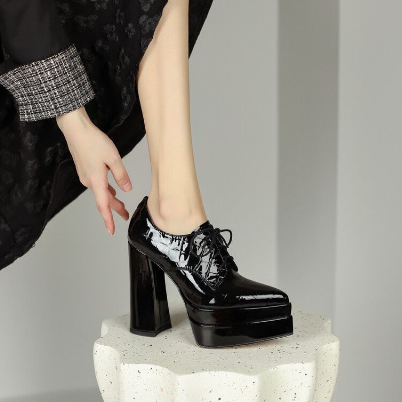 Punta a punta con cinturino Ta - Patent Leather Pump recensione e prezzo