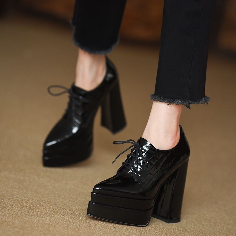 Punta a punta con cinturino Ta - Patent Leather Pump recensione e prezzo
