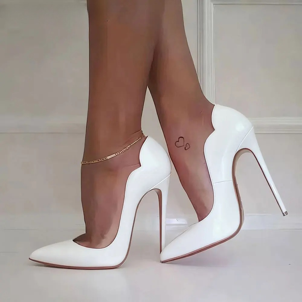 Tikicup Classico elegante in v - Patent Leather Pump recensione e prezzo