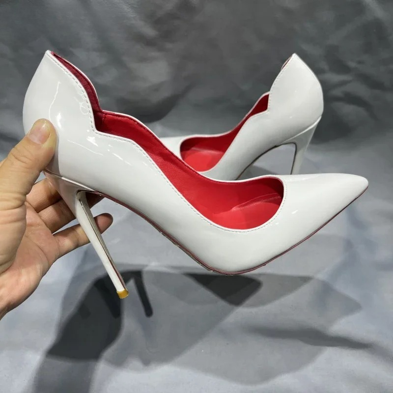 Tikicup Classico elegante in v - Patent Leather Pump recensione e prezzo