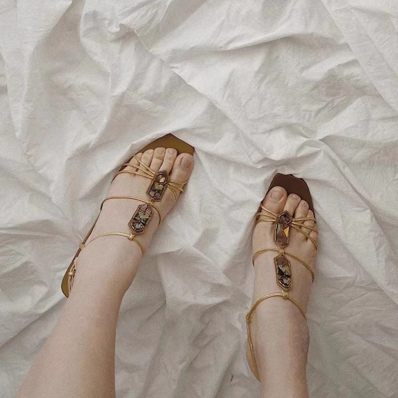 Sandali con cinturini a T sott - Women Shoes Egypt recensione e prezzo