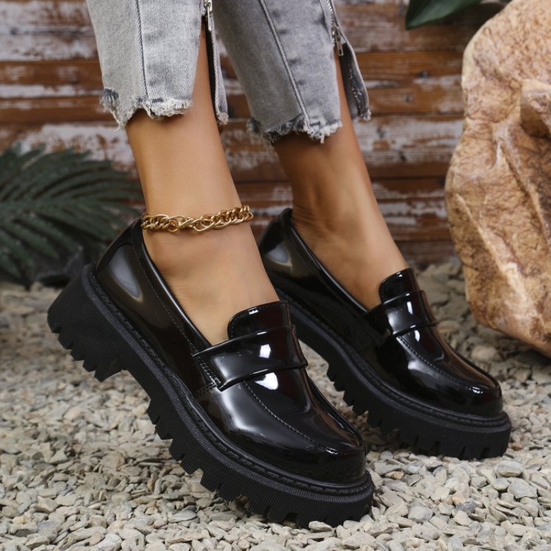 Mocassini con tacco medio in p - Patent Leather Pump recensione e prezzo