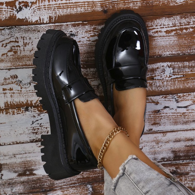 Mocassini con tacco medio in p - Patent Leather Pump recensione e prezzo