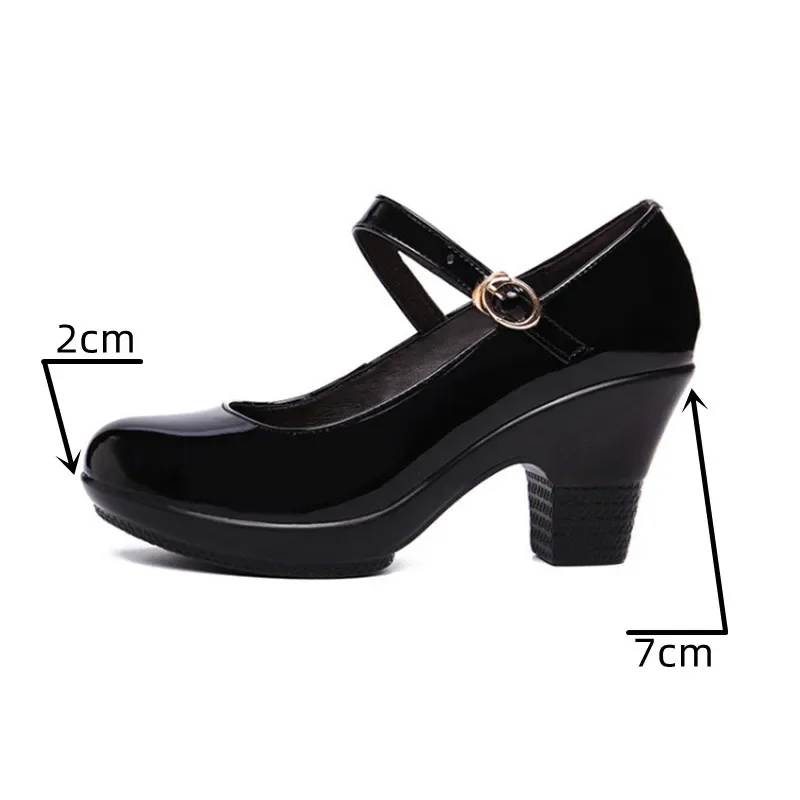 Scarpe Mary Jane con tacco med - Patent Leather Pump recensione e prezzo