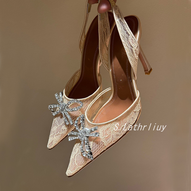 Sandali con strass fiore punta - Patent Leather Pump recensione e prezzo